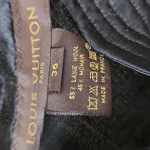 Louis Vuitton Black Long Sleeve Dress with Flower Accent - Picture 4 of 8